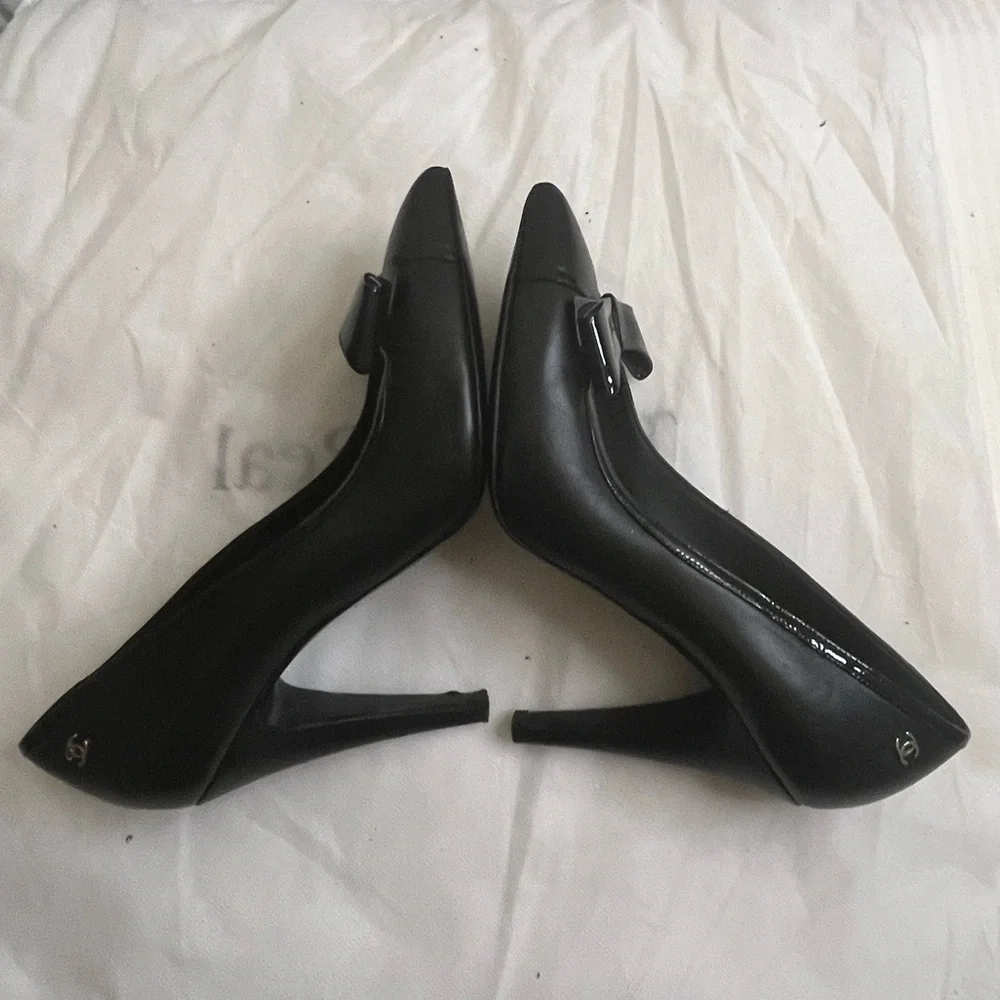 Chanel women black heels size 8.5